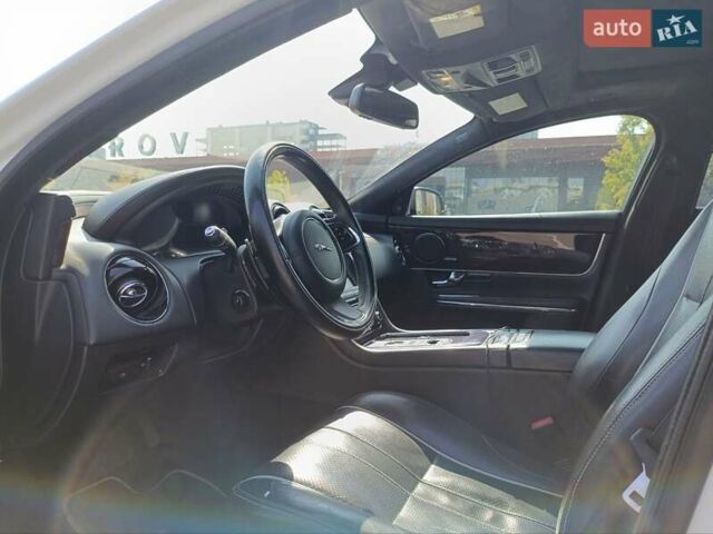 Ягуар Икс Джей 2013 в Киеве на Automoto.ua Белый Ягуар Икс Джей, объемом двигателя 3 л и пробегом 210 тыс. км за 17500 $, фото 11 на Automoto.ua