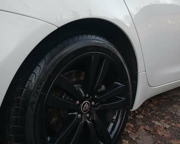 Белый Ягуар Икс Джей, объемом двигателя 3 л и пробегом 156 тыс. км за 22000 $, фото 12 на Automoto.ua