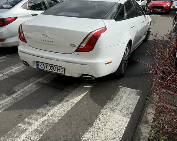 Білий Ягуар Ікс Джей, об'ємом двигуна 3 л та пробігом 160 тис. км за 37000 $, фото 2 на Automoto.ua