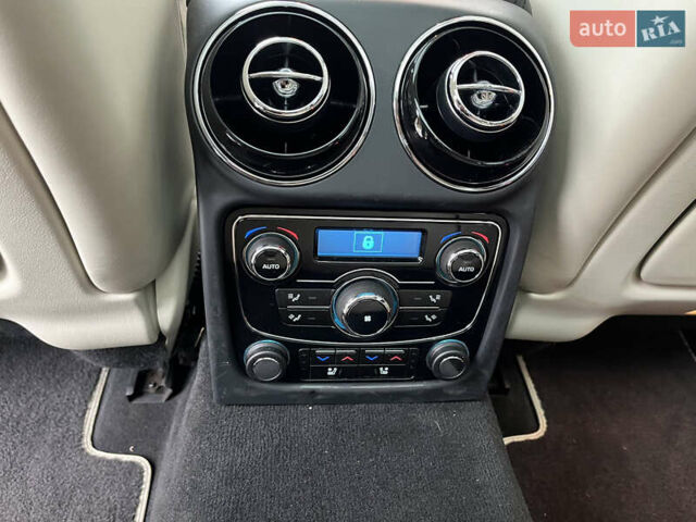 Белый Ягуар Икс Джей, объемом двигателя 3 л и пробегом 113 тыс. км за 24800 $, фото 9 на Automoto.ua