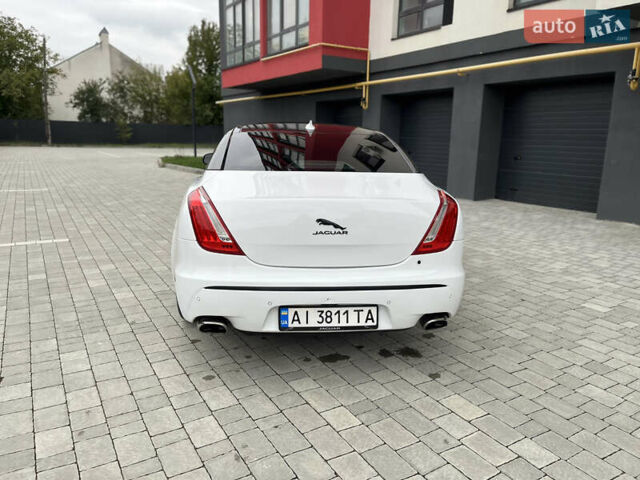 Ягуар Икс Джей 2014 в Яремче на Automoto.ua Белый Ягуар Икс Джей, объемом двигателя 3 л и пробегом 110 тыс. км за 22700 $, фото 15 на Automoto.ua