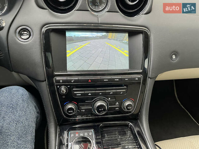 Белый Ягуар Икс Джей, объемом двигателя 3 л и пробегом 113 тыс. км за 24800 $, фото 6 на Automoto.ua