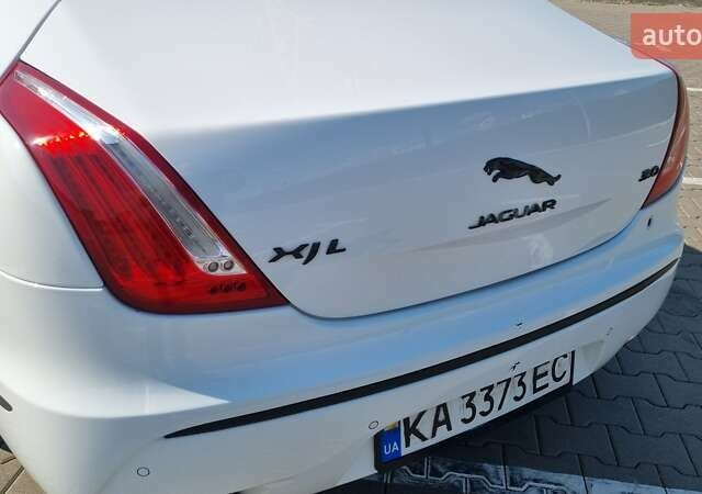 Белый Ягуар Икс Джей, объемом двигателя 2.97 л и пробегом 120 тыс. км за 12500 $, фото 6 на Automoto.ua