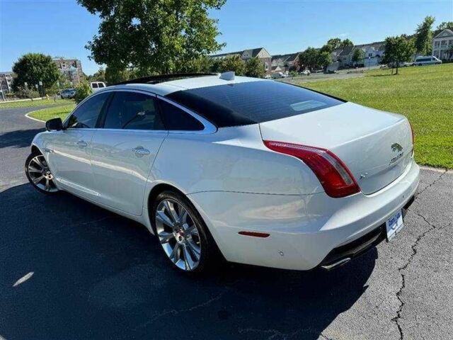 Ягуар Икс Джей 2016 в Львове на Automoto.ua Белый Ягуар Икс Джей, объемом двигателя 3 л и пробегом 60 тыс. км за 4900 $, фото 3 на Automoto.ua