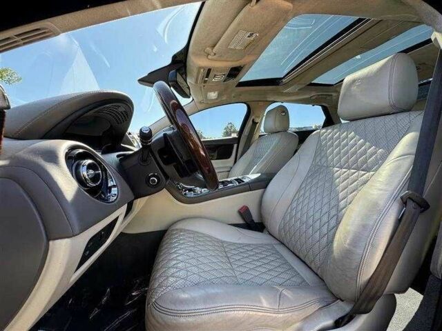 Ягуар Икс Джей 2016 в Львове на Automoto.ua Белый Ягуар Икс Джей, объемом двигателя 3 л и пробегом 60 тыс. км за 4900 $, фото 9 на Automoto.ua