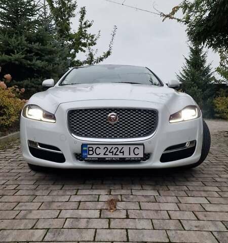 Білий Ягуар Ікс Джей, об'ємом двигуна 3 л та пробігом 75 тис. км за 34900 $, фото 15 на Automoto.ua