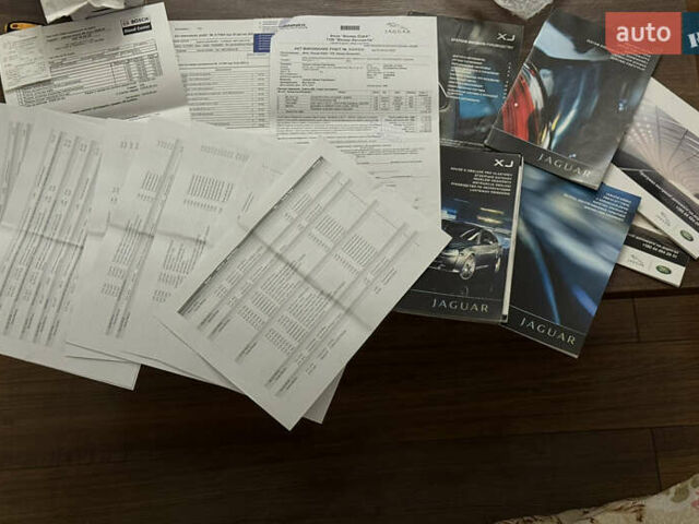 Черный Ягуар Икс Джей, объемом двигателя 5 л и пробегом 125 тыс. км за 20500 $, фото 69 на Automoto.ua