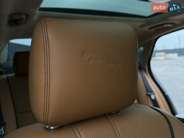 Черный Ягуар Икс Джей, объемом двигателя 5 л и пробегом 125 тыс. км за 20500 $, фото 47 на Automoto.ua