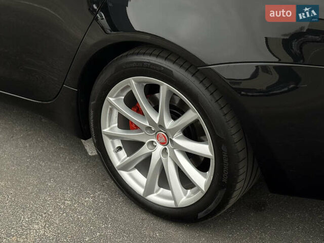 Черный Ягуар Икс Джей, объемом двигателя 5 л и пробегом 125 тыс. км за 20500 $, фото 16 на Automoto.ua