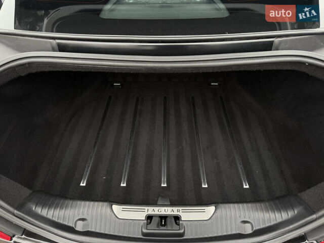 Черный Ягуар Икс Джей, объемом двигателя 5 л и пробегом 125 тыс. км за 20500 $, фото 67 на Automoto.ua
