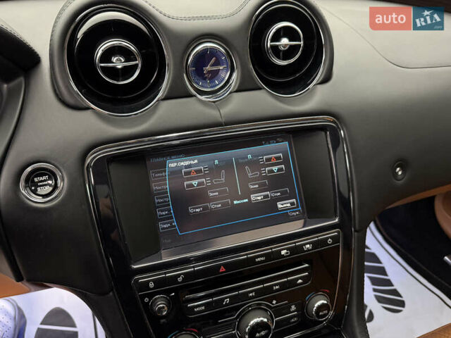 Черный Ягуар Икс Джей, объемом двигателя 5 л и пробегом 125 тыс. км за 20500 $, фото 37 на Automoto.ua