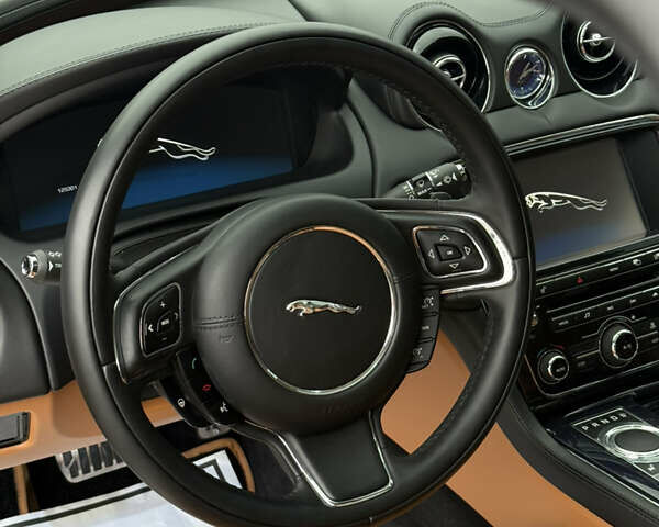 Черный Ягуар Икс Джей, объемом двигателя 5 л и пробегом 125 тыс. км за 20500 $, фото 27 на Automoto.ua