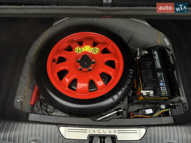 Черный Ягуар Икс Джей, объемом двигателя 5 л и пробегом 125 тыс. км за 20500 $, фото 68 на Automoto.ua