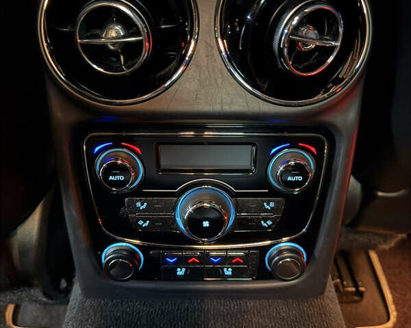 Черный Ягуар Икс Джей, объемом двигателя 2.97 л и пробегом 171 тыс. км за 17499 $, фото 12 на Automoto.ua