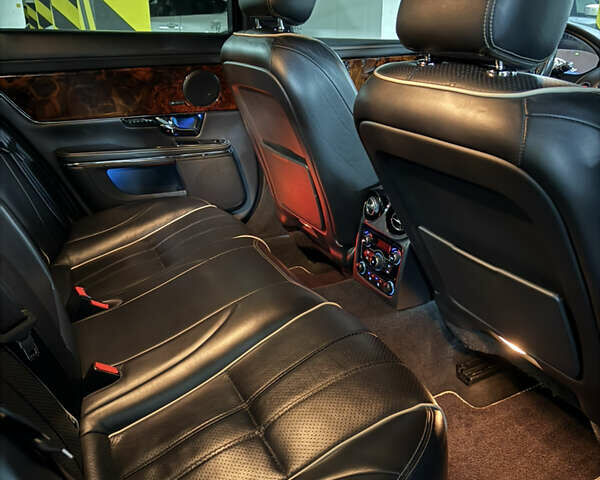 Черный Ягуар Икс Джей, объемом двигателя 2.97 л и пробегом 171 тыс. км за 17499 $, фото 8 на Automoto.ua