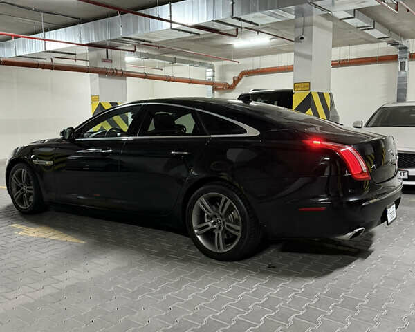 Черный Ягуар Икс Джей, объемом двигателя 2.97 л и пробегом 171 тыс. км за 17499 $, фото 4 на Automoto.ua