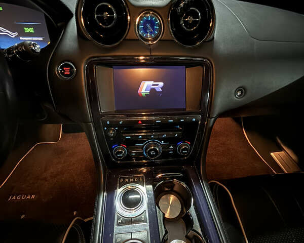 Черный Ягуар Икс Джей, объемом двигателя 2.97 л и пробегом 171 тыс. км за 17499 $, фото 13 на Automoto.ua