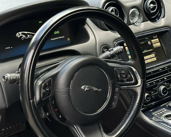 Ягуар Икс Джей 2013 в Киеве на Automoto.ua Черный Ягуар Икс Джей, объемом двигателя 3 л и пробегом 73 тыс. км за 29900 $, фото 30 на Automoto.ua