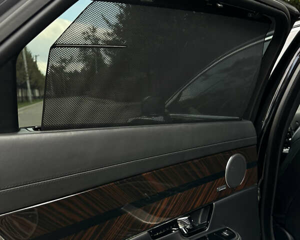 Ягуар Икс Джей 2013 в Киеве на Automoto.ua Черный Ягуар Икс Джей, объемом двигателя 3 л и пробегом 73 тыс. км за 29900 $, фото 42 на Automoto.ua