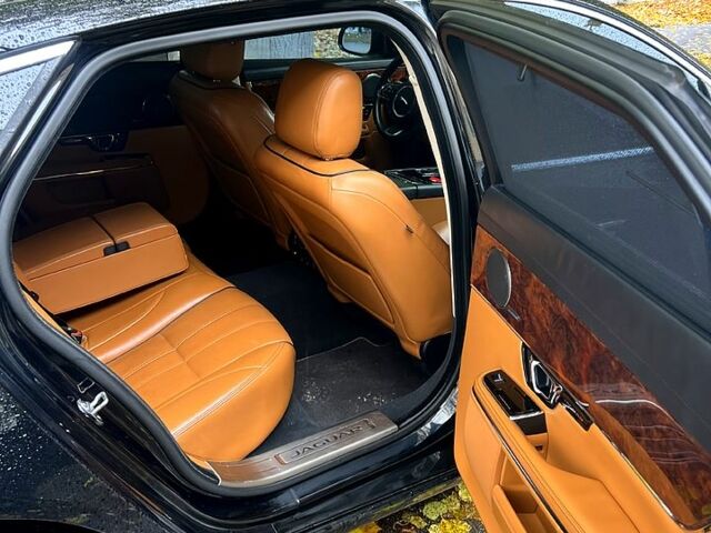 Ягуар Икс Джей 2014 в Харькове на Automoto.ua Черный Ягуар Икс Джей, объемом двигателя 3 л и пробегом 130 тыс. км за 26500 $, фото 12 на Automoto.ua