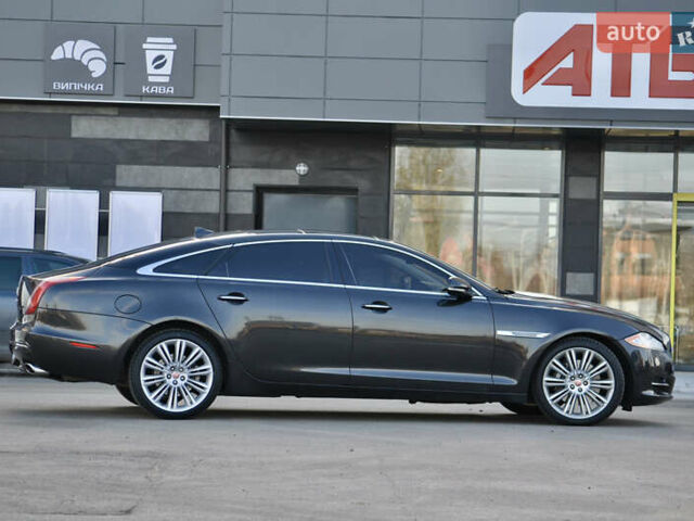 Черный Ягуар Икс Джей, объемом двигателя 3 л и пробегом 179 тыс. км за 16500 $, фото 10 на Automoto.ua