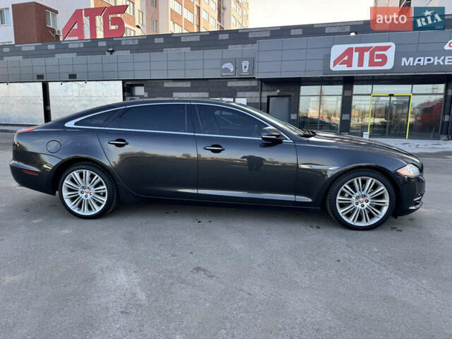 Черный Ягуар Икс Джей, объемом двигателя 3 л и пробегом 179 тыс. км за 16500 $, фото 30 на Automoto.ua