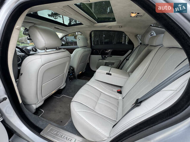Чорний Ягуар Ікс Джей, об'ємом двигуна 3 л та пробігом 110 тис. км за 18600 $, фото 23 на Automoto.ua