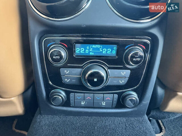 Черный Ягуар Икс Джей, объемом двигателя 3 л и пробегом 179 тыс. км за 16500 $, фото 41 на Automoto.ua