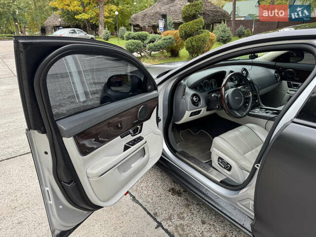 Чорний Ягуар Ікс Джей, об'ємом двигуна 3 л та пробігом 110 тис. км за 18600 $, фото 16 на Automoto.ua