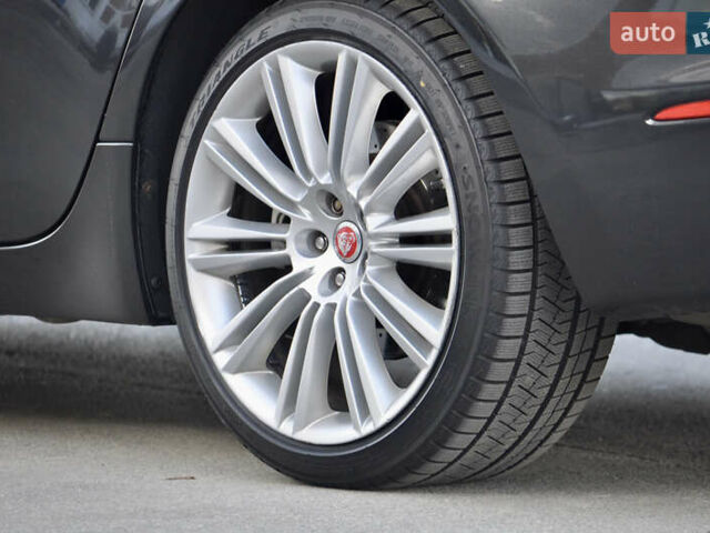 Черный Ягуар Икс Джей, объемом двигателя 3 л и пробегом 179 тыс. км за 16500 $, фото 7 на Automoto.ua