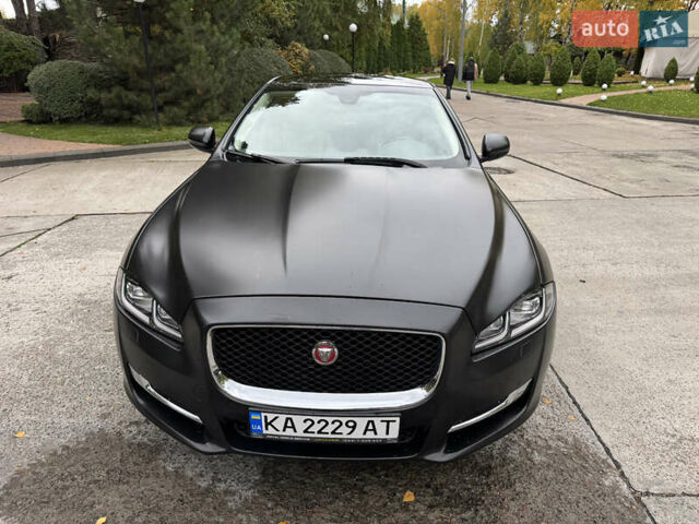 Чорний Ягуар Ікс Джей, об'ємом двигуна 3 л та пробігом 110 тис. км за 18600 $, фото 5 на Automoto.ua