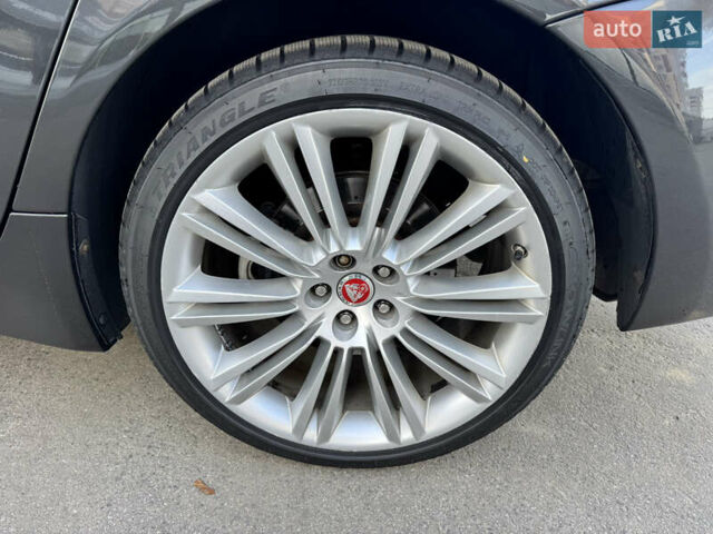 Черный Ягуар Икс Джей, объемом двигателя 3 л и пробегом 179 тыс. км за 16500 $, фото 28 на Automoto.ua