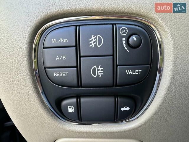 Червоний Ягуар Ікс Джей, об'ємом двигуна 4.2 л та пробігом 124 тис. км за 44000 $, фото 33 на Automoto.ua