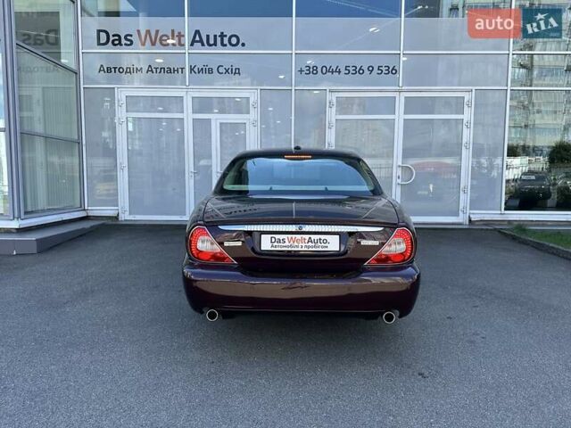 Червоний Ягуар Ікс Джей, об'ємом двигуна 4.2 л та пробігом 124 тис. км за 44000 $, фото 3 на Automoto.ua