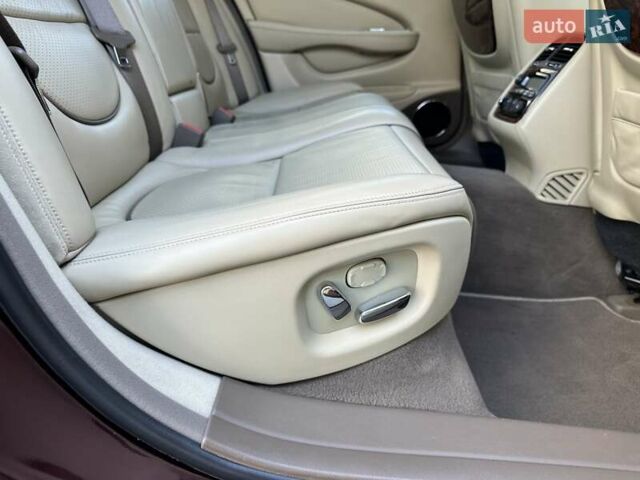 Червоний Ягуар Ікс Джей, об'ємом двигуна 4.2 л та пробігом 124 тис. км за 44000 $, фото 15 на Automoto.ua