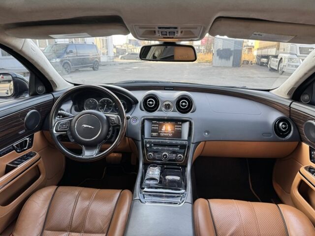 Серый Ягуар Икс Джей, объемом двигателя 3 л и пробегом 178 тыс. км за 16500 $, фото 7 на Automoto.ua