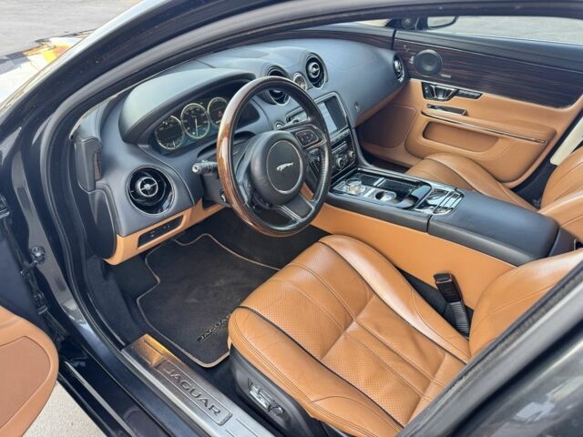 Серый Ягуар Икс Джей, объемом двигателя 3 л и пробегом 178 тыс. км за 16500 $, фото 8 на Automoto.ua