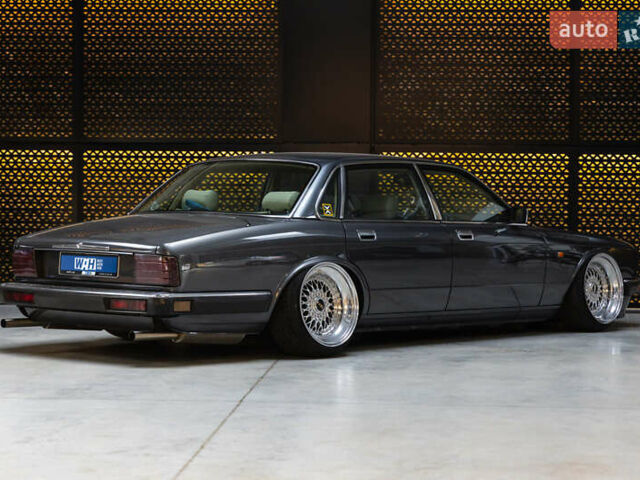 Серый Ягуар Икс Джей, объемом двигателя 3.2 л и пробегом 158 тыс. км за 23500 $, фото 6 на Automoto.ua