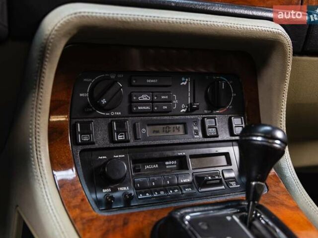 Серый Ягуар Икс Джей, объемом двигателя 3.2 л и пробегом 158 тыс. км за 23500 $, фото 29 на Automoto.ua