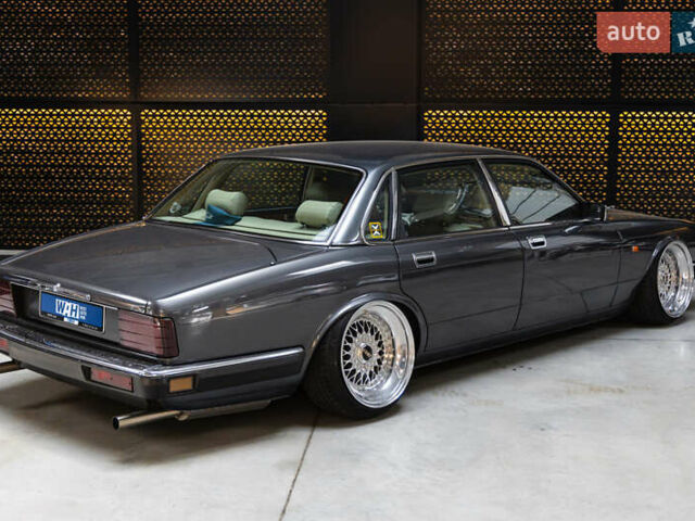 Серый Ягуар Икс Джей, объемом двигателя 3.2 л и пробегом 158 тыс. км за 23500 $, фото 8 на Automoto.ua