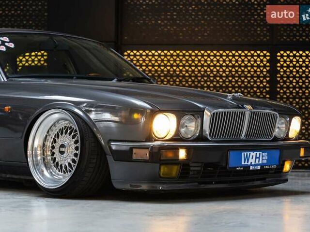 Серый Ягуар Икс Джей, объемом двигателя 3.2 л и пробегом 158 тыс. км за 23500 $, фото 4 на Automoto.ua