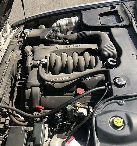 Серый Ягуар Икс Джей, объемом двигателя 3.3 л и пробегом 216 тыс. км за 15000 $, фото 5 на Automoto.ua