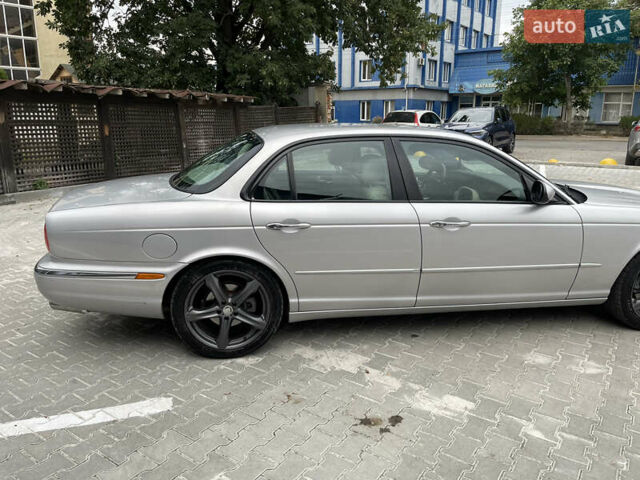 Ягуар Икс Джей 2003 в Ивано-Франковске на Automoto.ua Серый Ягуар Икс Джей, объемом двигателя 2.97 л и пробегом 206 тыс. км за 7999 $, фото 3 на Automoto.ua