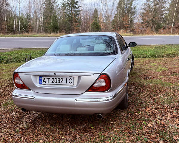 Серый Ягуар Икс Джей, объемом двигателя 3 л и пробегом 209 тыс. км за 12000 $, фото 6 на Automoto.ua