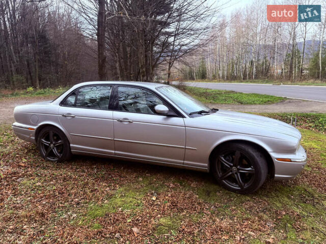 Серый Ягуар Икс Джей, объемом двигателя 3 л и пробегом 209 тыс. км за 12000 $, фото 26 на Automoto.ua