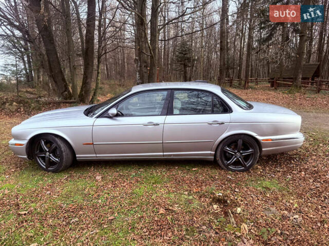 Серый Ягуар Икс Джей, объемом двигателя 3 л и пробегом 209 тыс. км за 12000 $, фото 30 на Automoto.ua