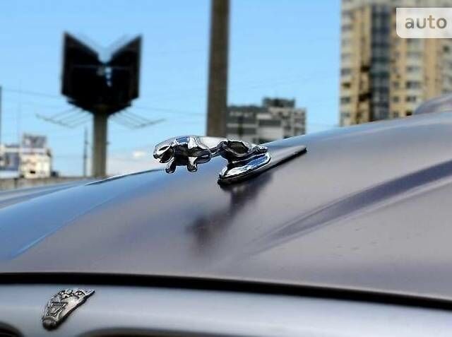 Серый Ягуар Икс Джей, объемом двигателя 3.6 л и пробегом 185 тыс. км за 10626 $, фото 2 на Automoto.ua