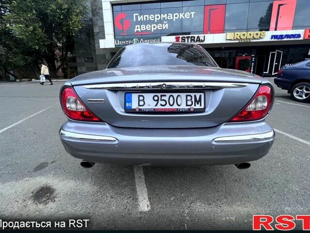 Серый Ягуар Икс Джей, объемом двигателя 4.2 л и пробегом 98 тыс. км за 2200 $, фото 2 на Automoto.ua