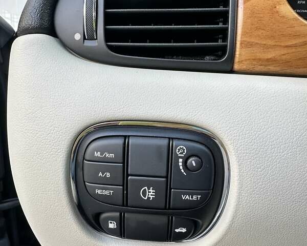 Сірий Ягуар Ікс Джей, об'ємом двигуна 4.2 л та пробігом 74 тис. км за 36000 $, фото 14 на Automoto.ua