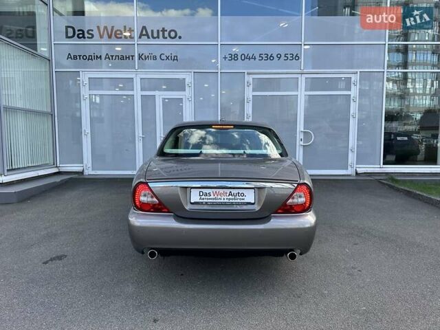 Сірий Ягуар Ікс Джей, об'ємом двигуна 4.2 л та пробігом 74 тис. км за 36000 $, фото 3 на Automoto.ua